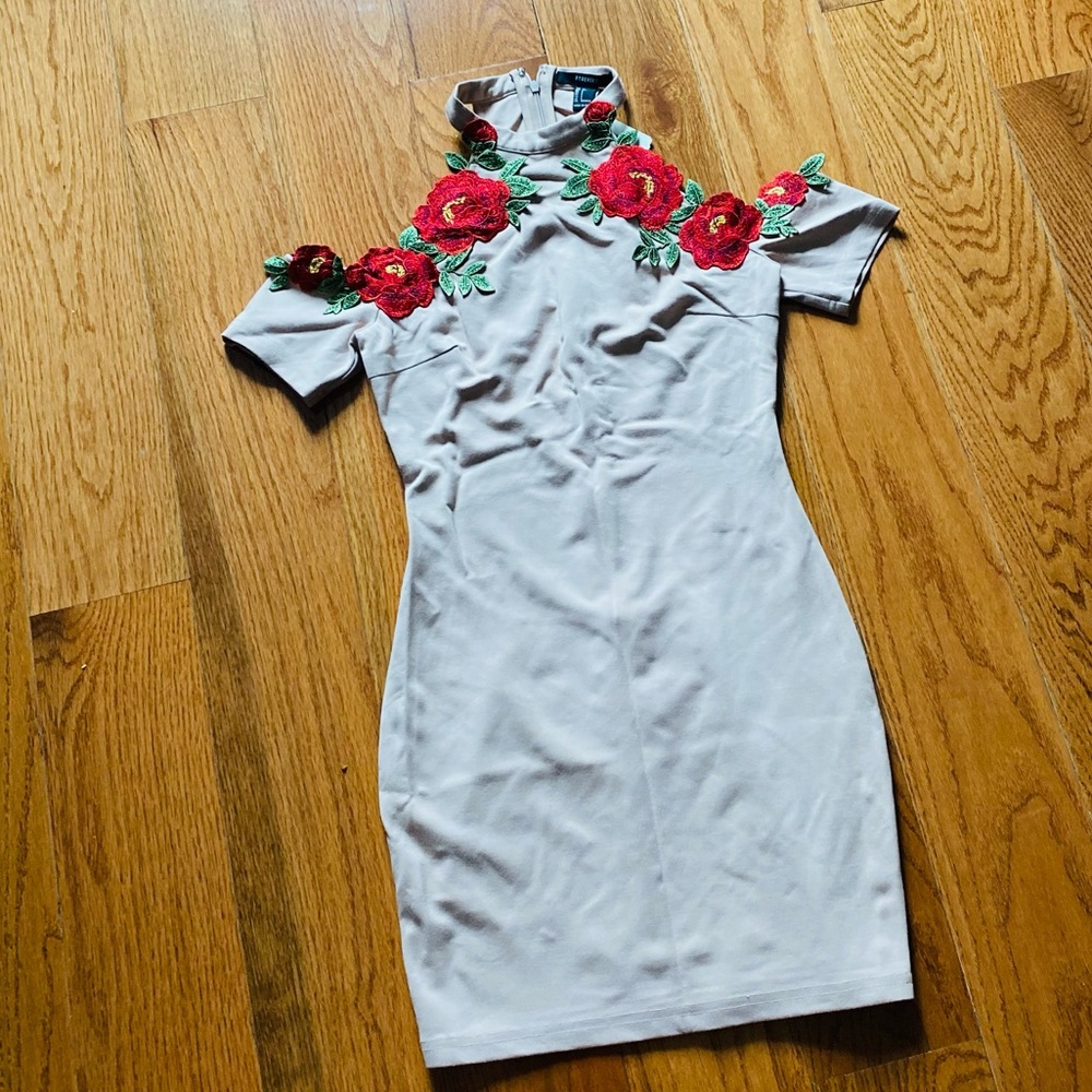 Dress - Picture 6 of 6